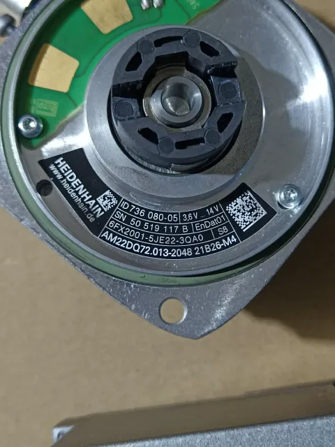 Siemens / Heidenhain 6FX2001-5JE22-3QA0 / Heidenhain ID 736080-05 Industrial Encoder product photo 2