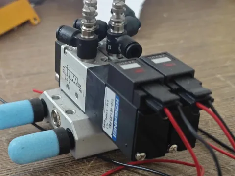 KOGANEI 110-4E1-83-PSL-L1 Industrial Automation Component product photo 4