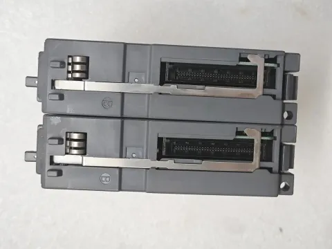 Mitsubishi Electric QX81-S2 Industrial Automation Component — product photo 3 of 12