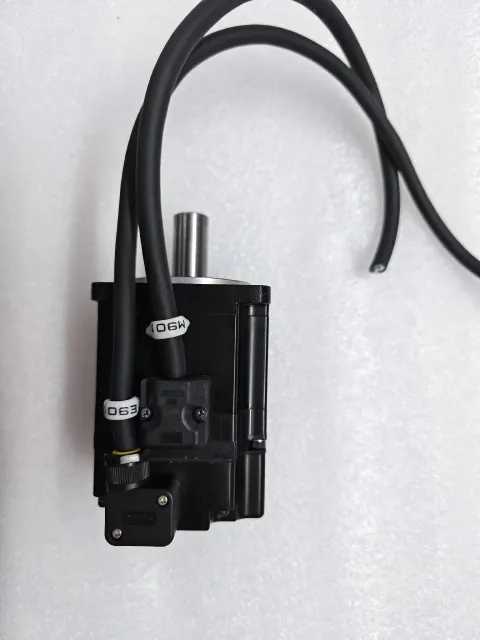 Yaskawa SGMJV-02ADA21 Motor & Drive Component product photo 1