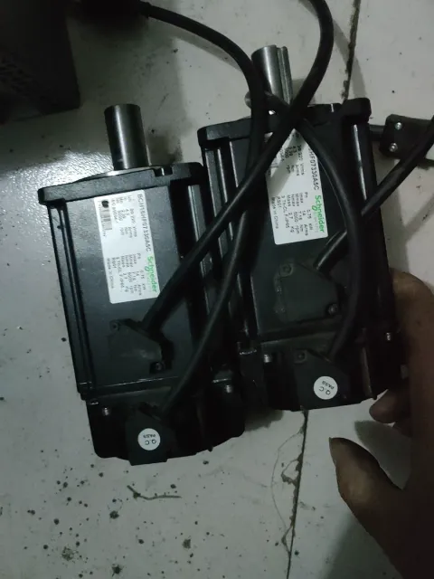 Schneider Electric LXM16DU07M2X / BCH16HF07330A5C Motor & Drive Component product photo 2