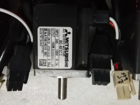 Mitsubishi Electric HC-KFS13 Motor & Drive Component — product photo 6 of 7