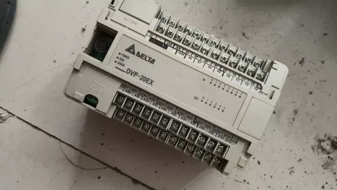 Delta DVP20EX00R2 PLC Module product photo 8