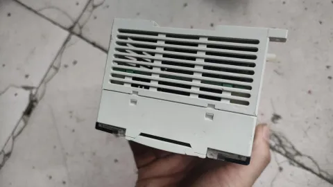 XINJE XC1-32R-E PLC Module — product photo 12 of 16