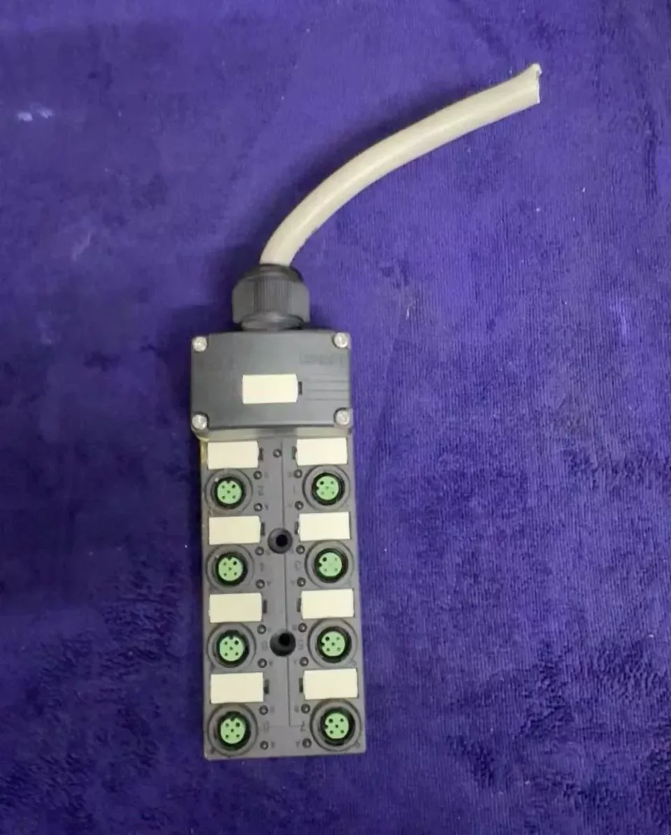 Phoenix Contact SACB-8/8-L-C SCO P / 1452848 Industrial Sensor product photo 1