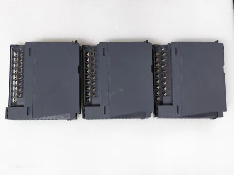 Mitsubishi Electric QX48Y57 PLC Module — product photo 2 of 12