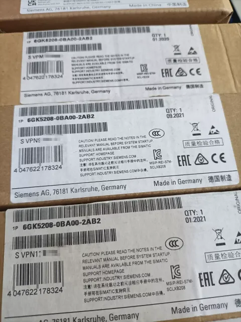 Siemens 6GK5208-0BA00-2AB2 Industrial Sensor — product photo 1 of 2
