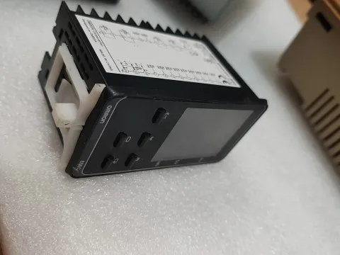 OMRON E5EC-RR2ASM-800 Industrial Control Board — product photo 8 of 9