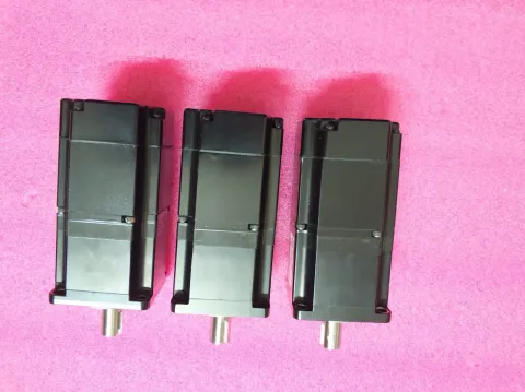 Yaskawa SGMJV-02A3A6C Motor & Drive Component — product photo 19 of 29