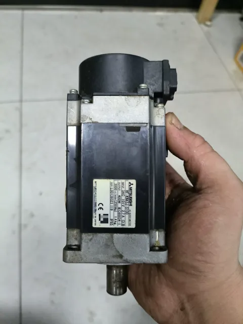 Mitsubishi Electric HF-KN43J-S100 Motor & Drive Component product photo 2