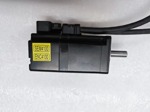Yaskawa SGMAV-01ADA21 Motor & Drive Component — product photo 3 of 14