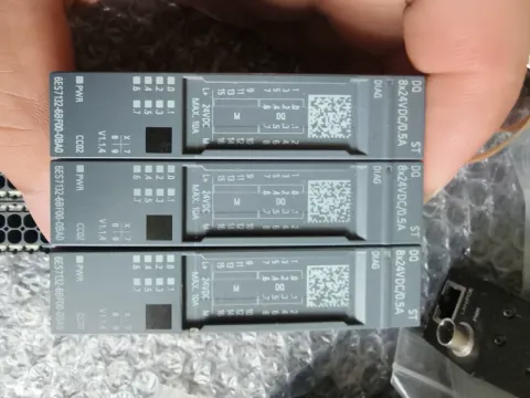Siemens 6ES7132-6BF00-0BA0 PLC Module product photo 1