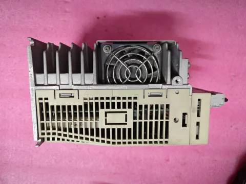 Yaskawa SGDM-15ADA-V + SGMGH-13ACA6C Motor & Drive Component — product photo 9 of 18