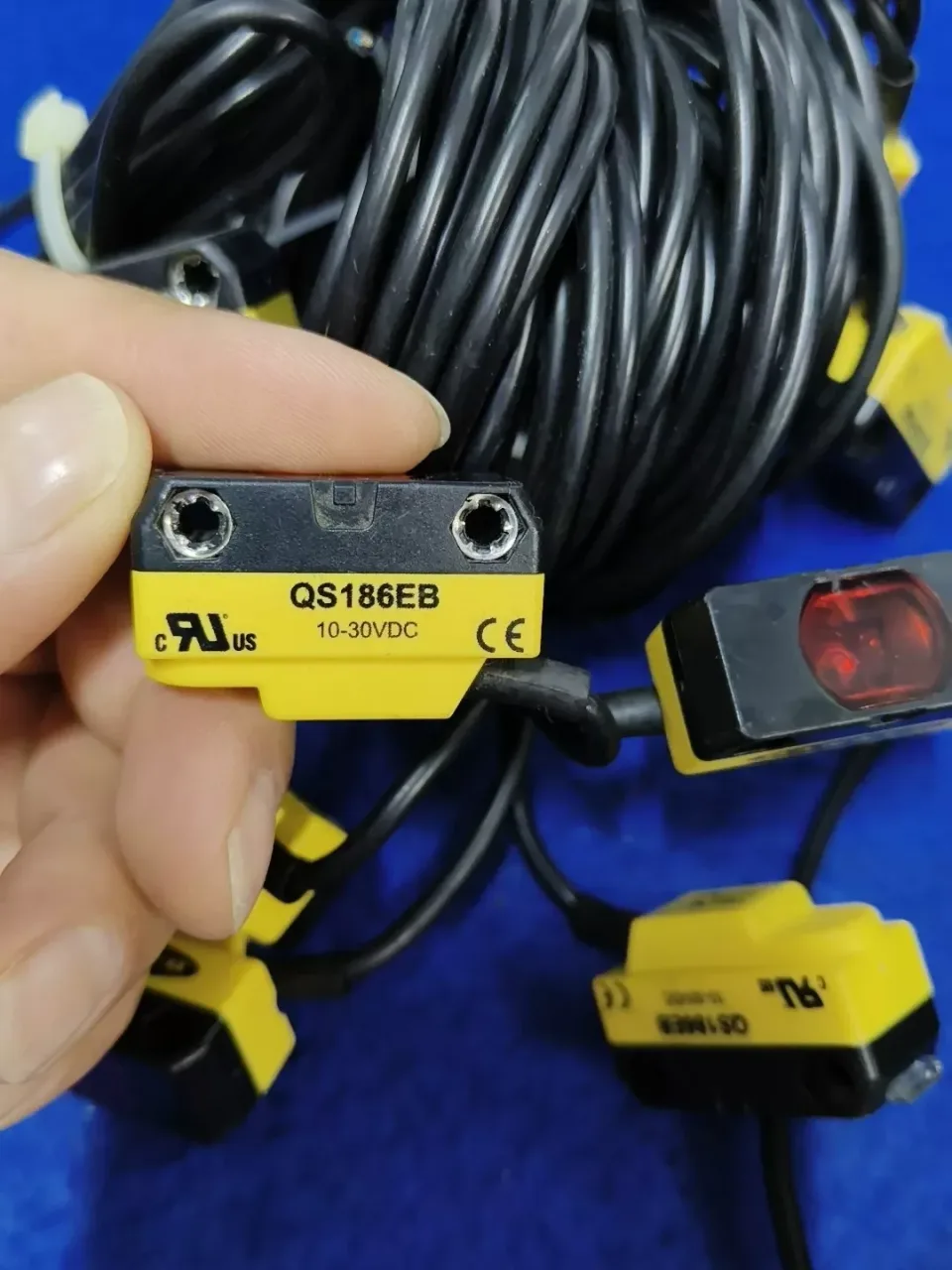 Banner Engineering QS186EB Industrial Sensor product photo 1