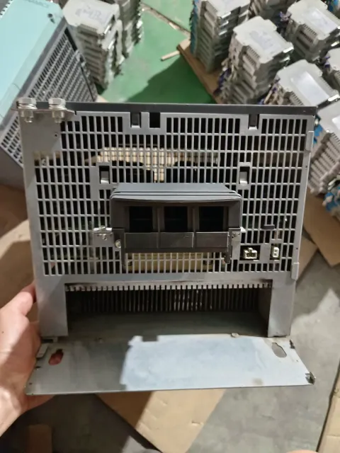 Siemens 6SL3120-1TE31-3AA3 Motor & Drive Component — product photo 18 of 38