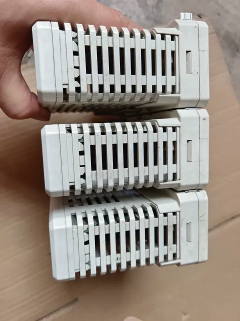 ABB AO810 / 3BSE008522R1 Industrial Automation Component — product photo 12 of 25
