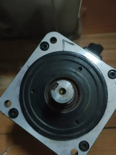 Delta ECMA-E21315SS Motor & Drive Component — product photo 6 of 18