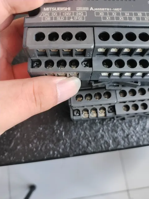 Mitsubishi Electric AJ65SBTB1-16D I/O Module — product photo 28 of 28