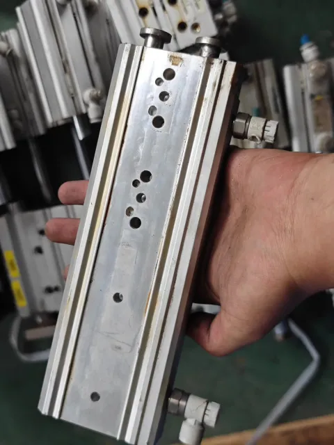 SMC MGPM32-75Z / MGPM50-50AZ / CDQ2A40-75DMZ Industrial Automation Component product photo 9