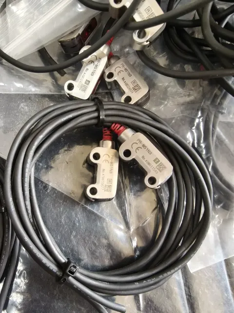KEYENCE PR-M51N3 Industrial Sensor — product photo 6 of 7