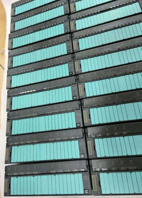 Siemens 6ES7331-7TF01-0AB0 PLC Module — product photo 6 of 9