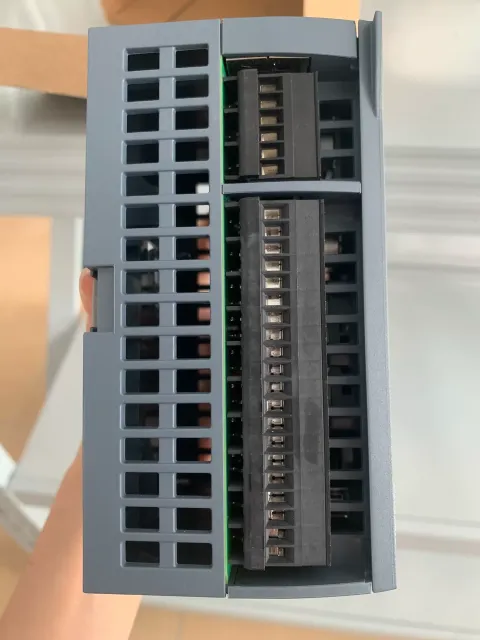 Siemens 6ES7215-1AG40-0XB0 Industrial Automation Component — product photo 11 of 28