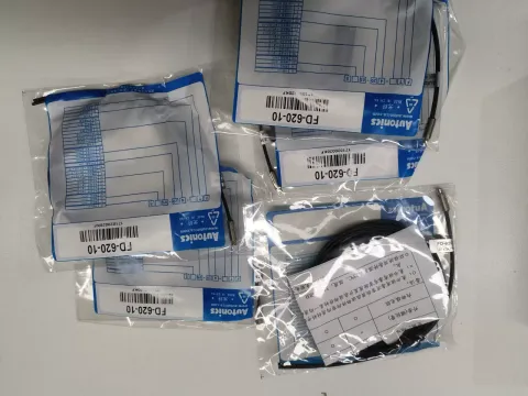 Autonics FD-620-10 Industrial Sensor — product photo 2 of 2