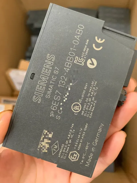 Siemens 6ES7132-4BB01-0AB0 Industrial Automation Component product photo 1