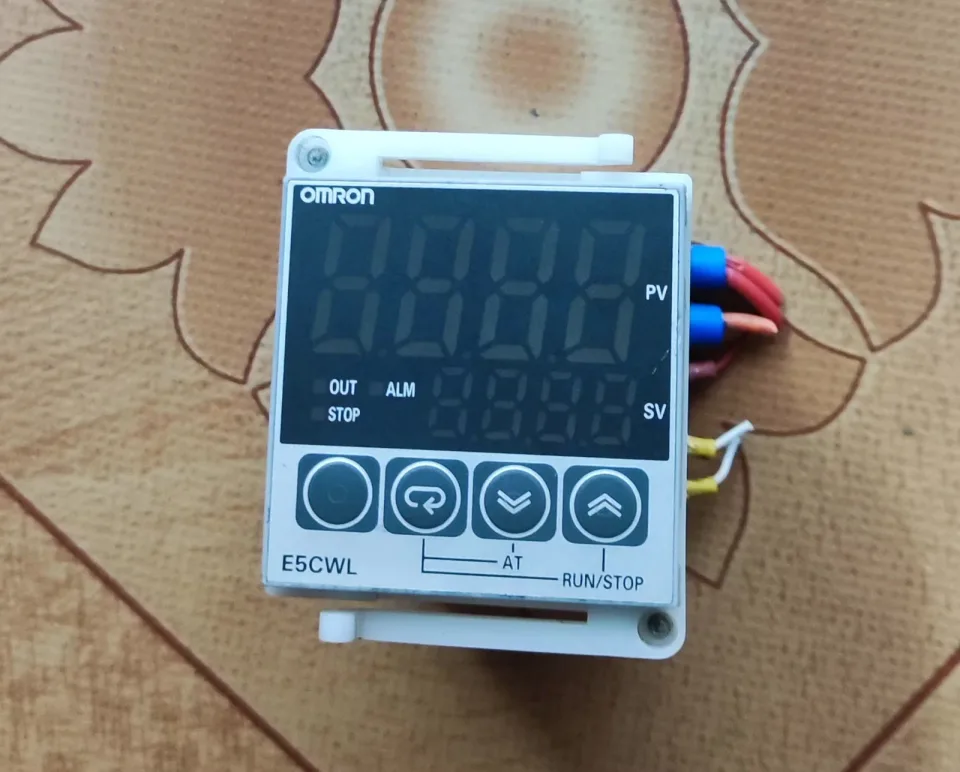 OMRON E5CWL-R1P Industrial Control Board product photo 1