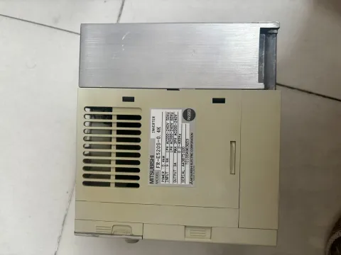 Mitsubishi Electric FR-E520S-0.4K Motor & Drive Component product photo 3