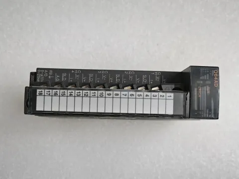Mitsubishi Electric Q64AD Industrial Automation Component — product photo 54 of 72