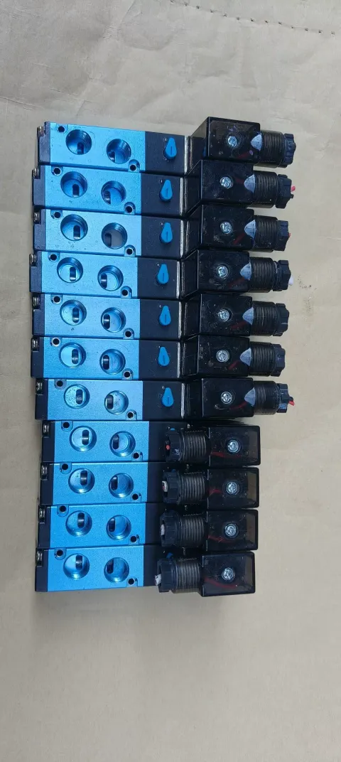 KUROGANE 4V210-08 Industrial Automation Component product photo 1
