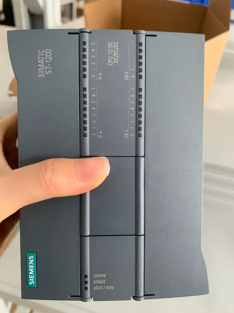 Siemens 6ES7215-1AG40-0XB0 Industrial Automation Component — product photo 7 of 28