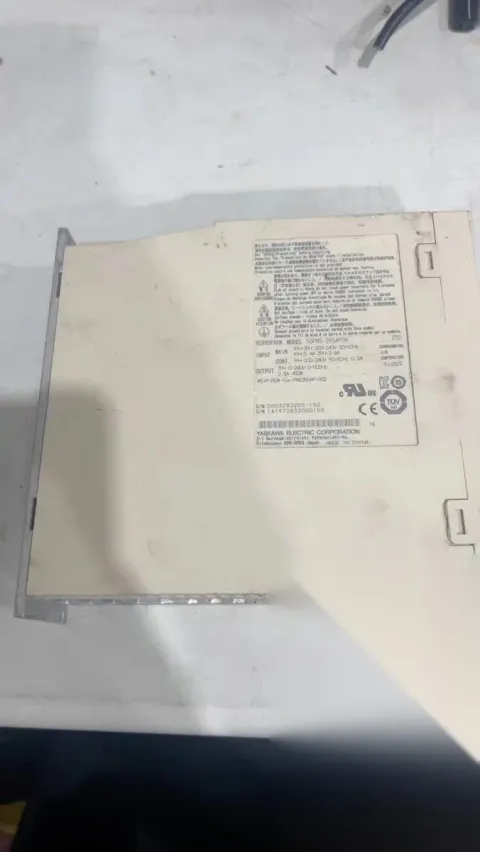 Yaskawa / 安川 SGPMS-2R5AP0A Motor & Drive Component product photo 2