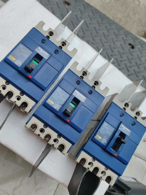 Schneider Electric / Merlin Gerin EZD100E 50A Industrial Automation Component product photo 5
