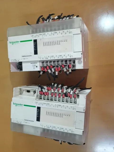 Schneider Electric TM208LDA24DRN PLC Module product photo 1