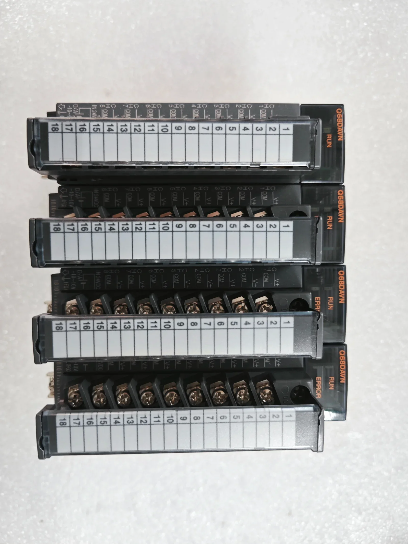 Mitsubishi Electric Q68DAVN PLC Module — product photo 1 of 31