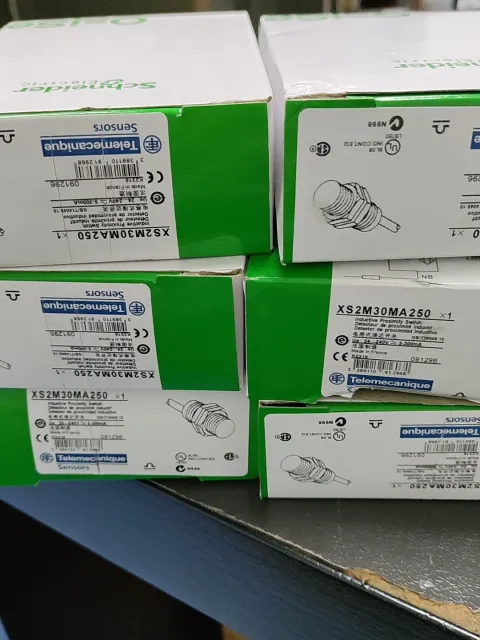 Telemecanique Sensors XS2M30MA250 Industrial Sensor product photo 1