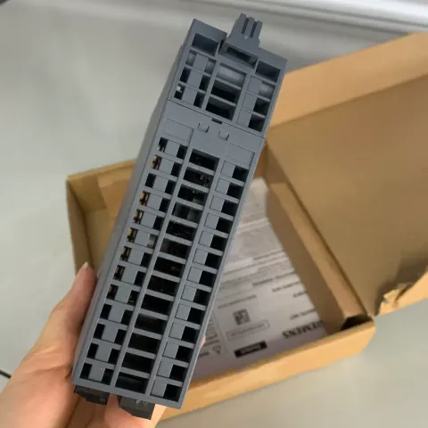 Siemens 6GK5615-0AA00-2AA2 Industrial Automation Component — product photo 9 of 11