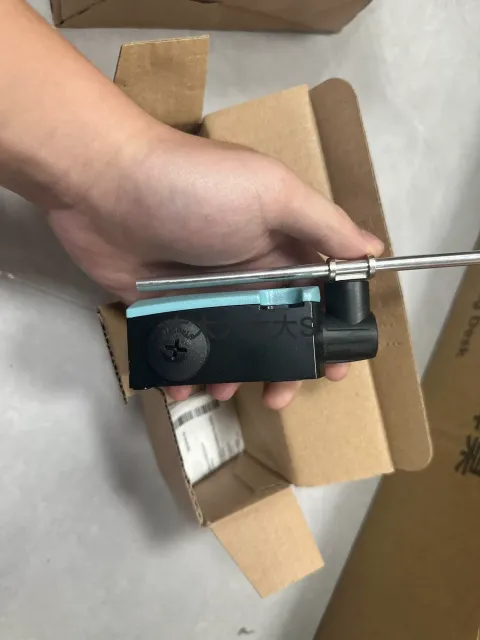 Siemens 3SE5122-0CH80 Industrial Sensor product photo 5