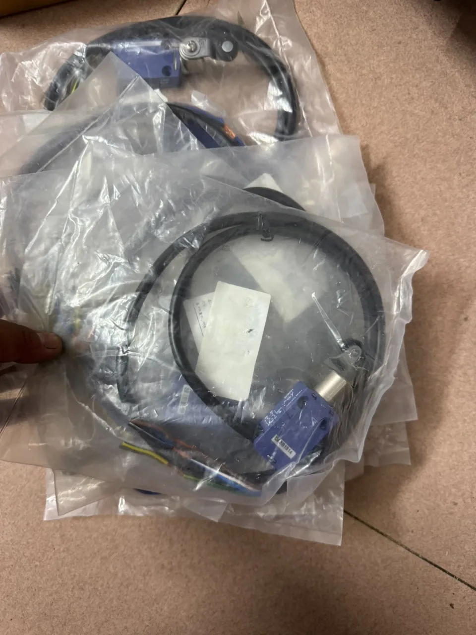 Schneider Electric XCMD2115L1 / XCMD2115L5 Industrial Sensor product photo 1