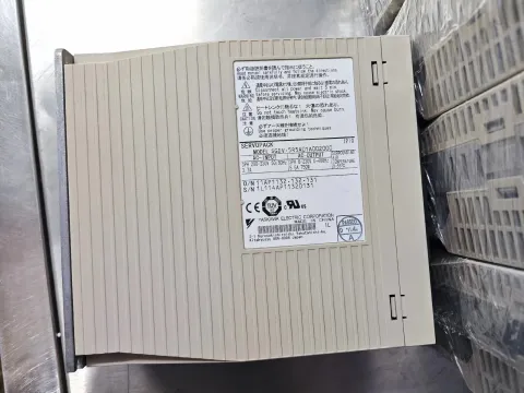 Yaskawa SGDV-5R5A01A002000 Motor & Drive Component product photo 2