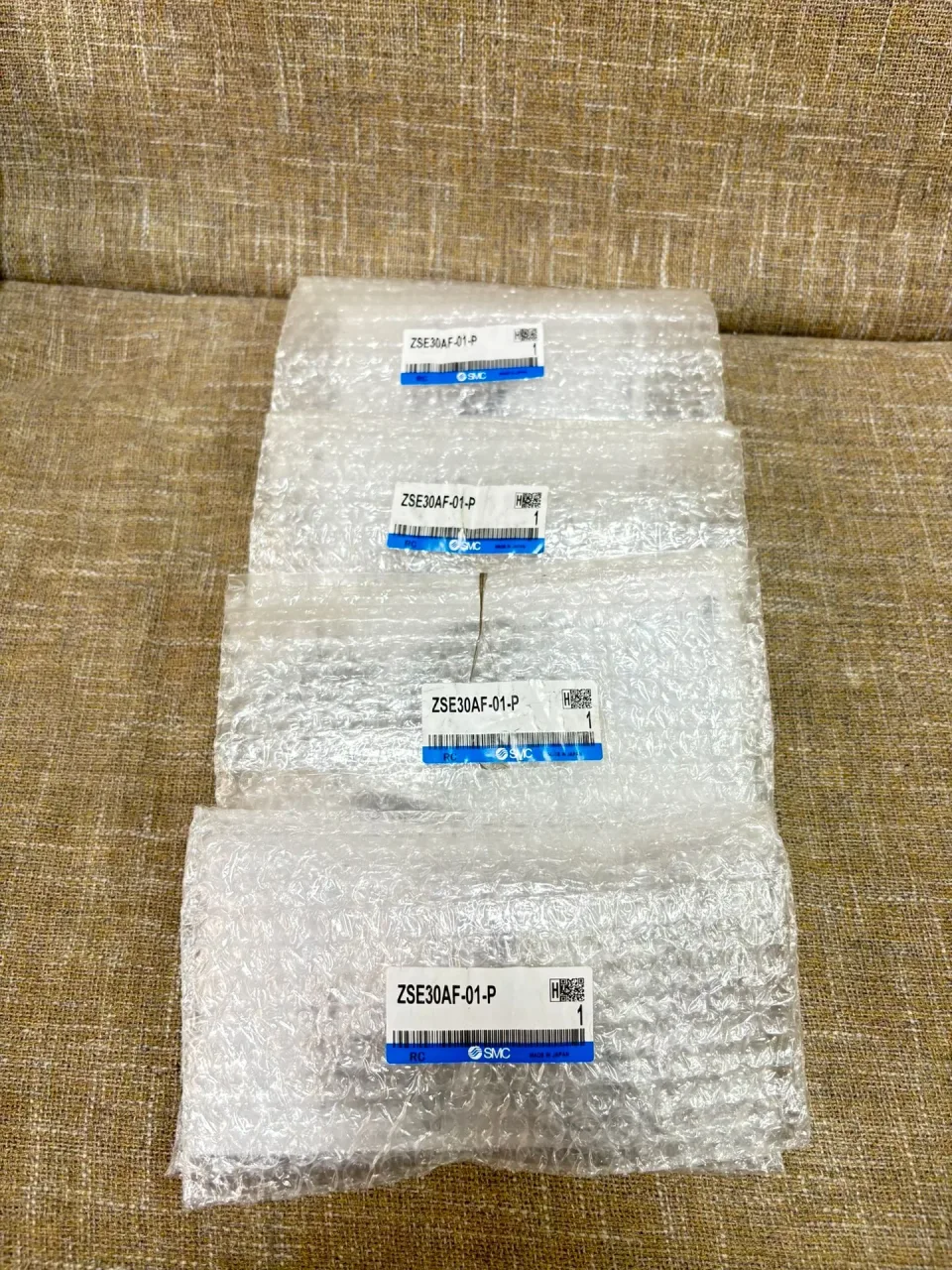 SMC ZSE30AF-01-P Industrial Sensor product photo 1