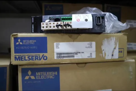 Mitsubishi Electric MR-J3-350T Motor & Drive Component — product photo 7 of 10