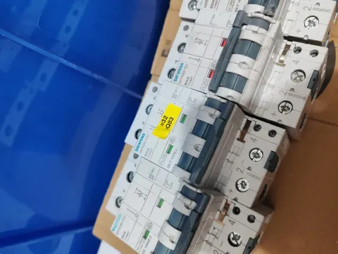 Siemens 5SY5263-7CC Industrial Automation Component product photo 3