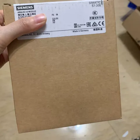 Siemens 6ES7 334-0KE00-0AB0 I/O Module — product photo 4 of 6