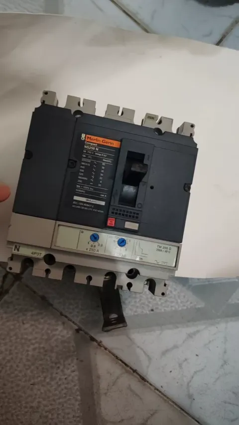 Merlin Gerin / Schneider Electric Compact NS250N + TM250D Industrial Automation Component product photo 1