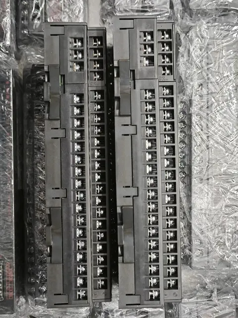 Mitsubishi Electric AJ65SBTB1-32T Industrial Automation Component — product photo 37 of 49