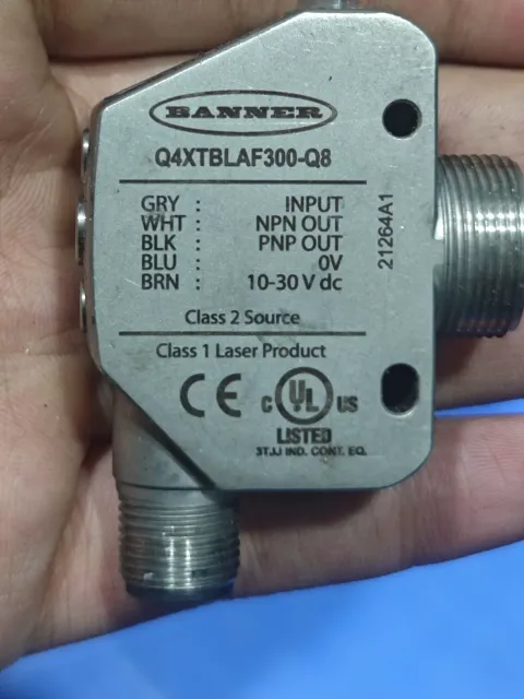 Banner Engineering Q4XTBLAF300-Q8 Industrial Sensor product photo 1