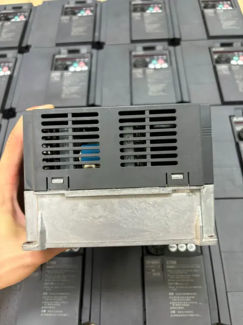 Mitsubishi Electric FR-E740-0.75K-CHT Motor & Drive Component — product photo 6 of 19